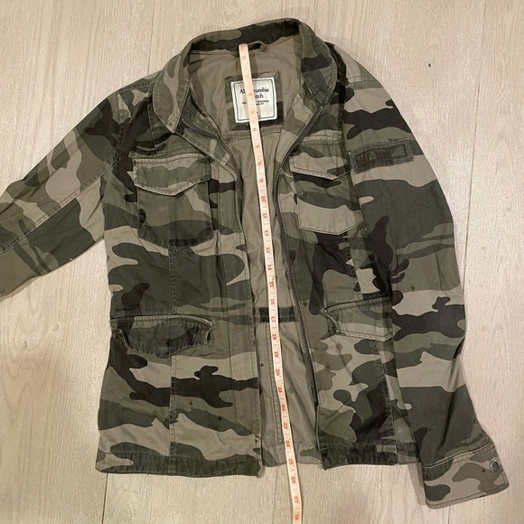 A&F camo jacket - Picture 3 of 4